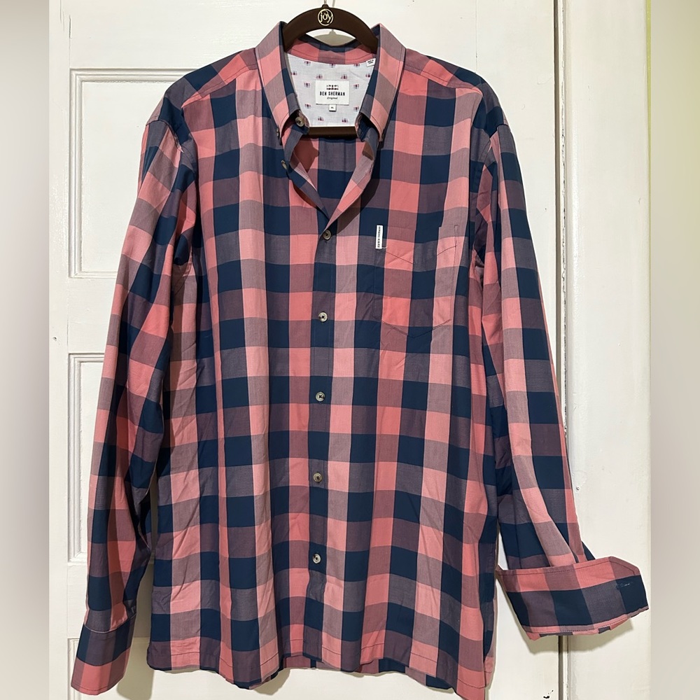 Ben Sherman button down. Size XL in a very versatile plaid.very good condition